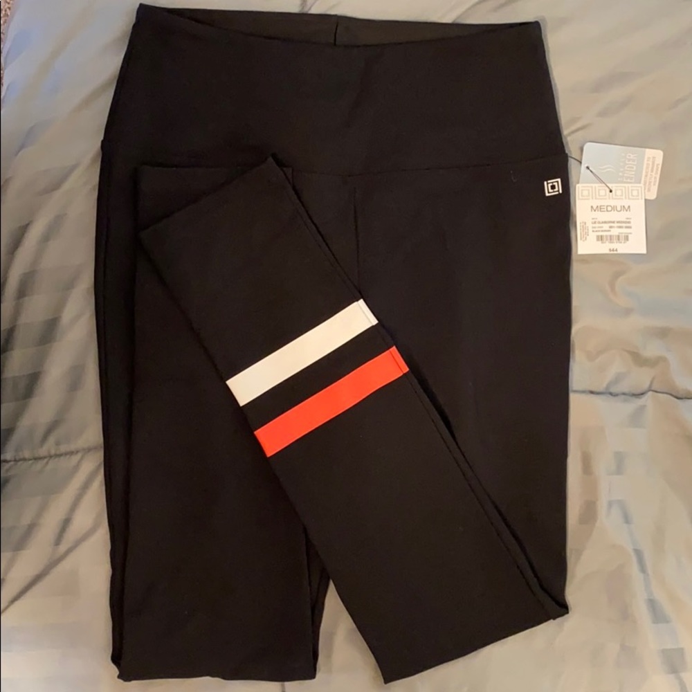 ⭐️✨ Liz Claiborne slimming yoga pants⭐️✨